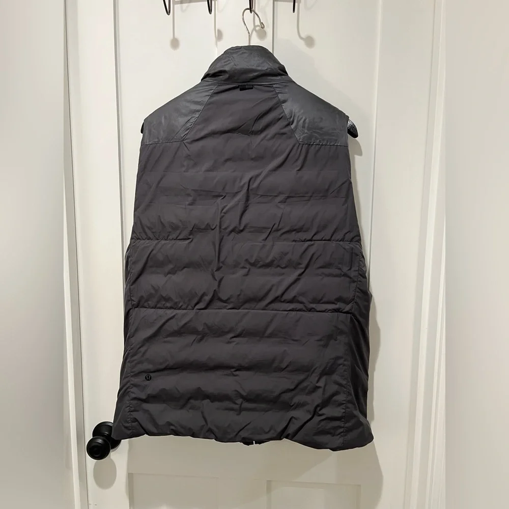 Lululemon Reversible Down Vest Palm Deco Grey- Men’s XL NWOT - Picture 8 of 9